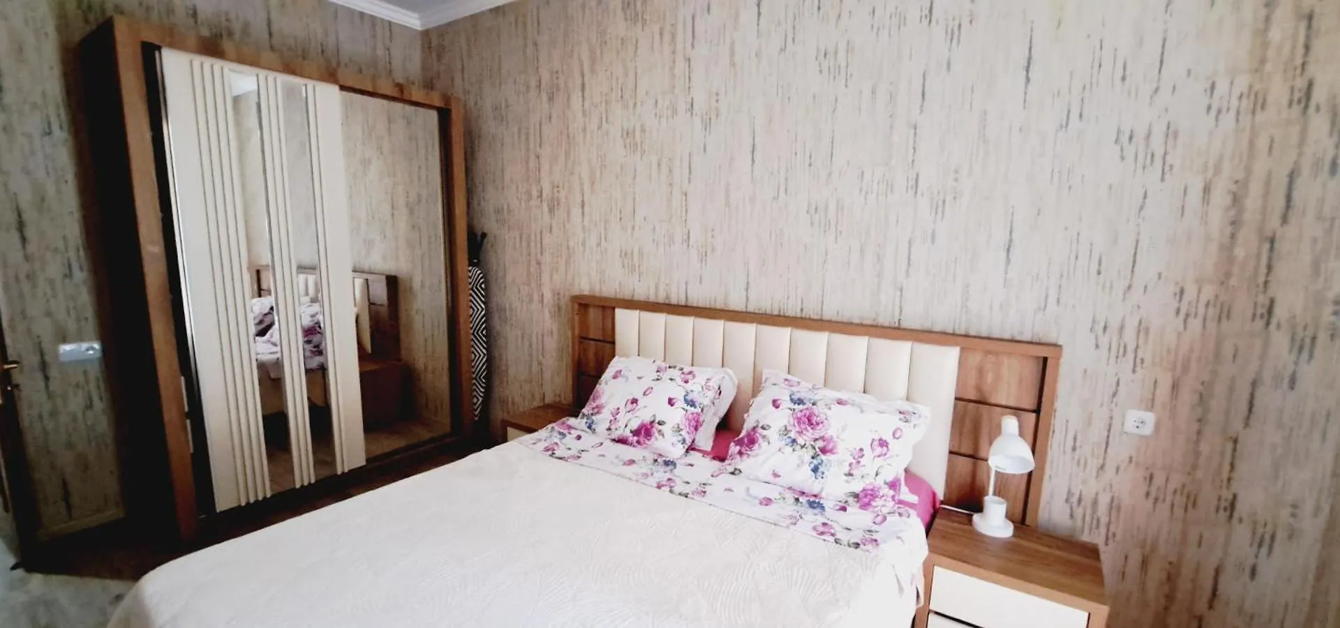 טביליסי Apartment Next To Kikvidze Park 0*,  גאורגיה